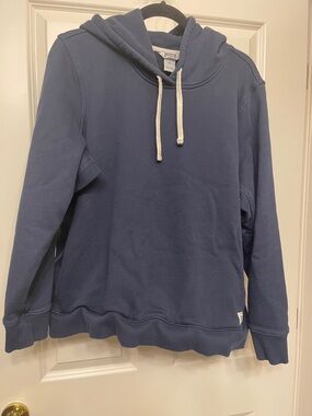 Duluth Trading Co cotton Navy Hoodie with white Drawcords